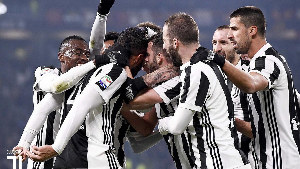 比朔夫：孔帕尼之前说我会被安排在六号位；更衣室氛围很好（比朔夫：孔帕尼此前已告知我将司职6号位，更衣室氛围很棒）