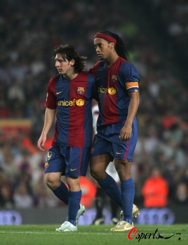 WCBA综述：四川&广东&武汉三连胜 邹广凤关键抢断助山东险胜江苏（WCBA战报：四川、广东、武汉豪取三连胜 邹广凤末节关键抢断助山东险胜江苏）