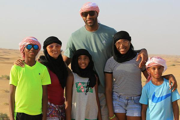 安布：邵佳一与此前的混乱划清界限，是国足非常好的主帅人选（安布称：邵佳一已与过去的混乱切割，堪为国足主帅上佳人选）