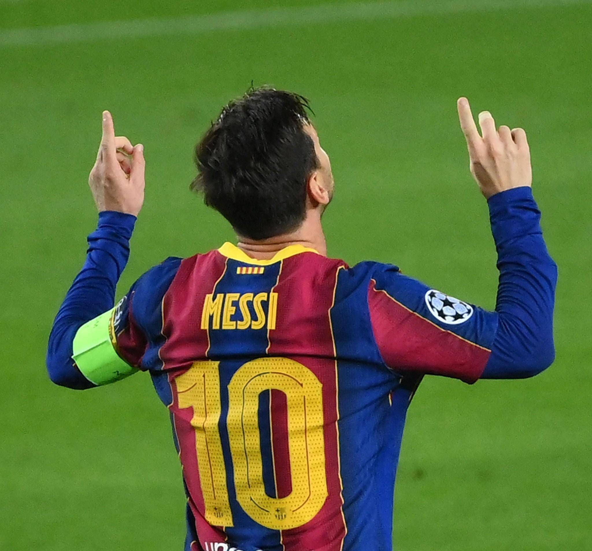 韦世豪：最后那个点球确实太牵强了；换个发型换个心情（韦世豪：最后那粒点球判得过于勉强，换个发型也换个心情）