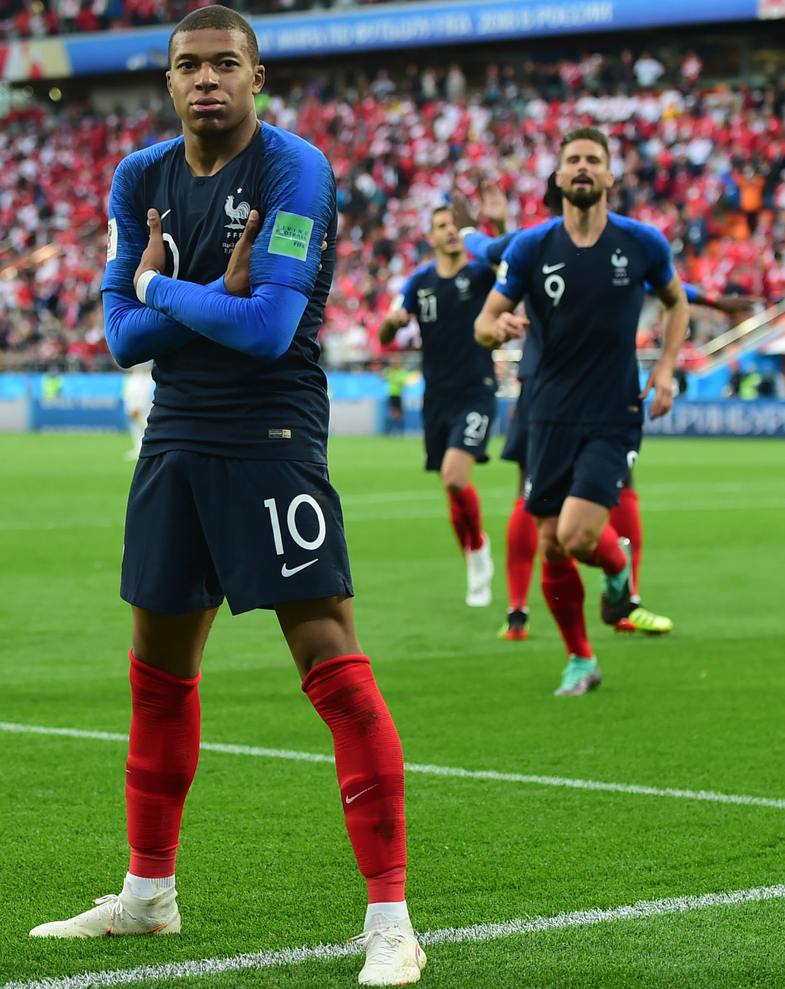 NBA交易市场最新动态：火箭完成签约,（火箭完成签约：NBA交易市场最新进展）