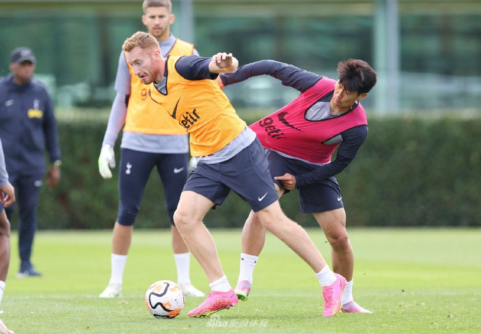 埃贝尔：萨拉赫的言论？谢天谢地这和我无关，我们有卡尔了（埃贝尔谈萨拉赫言论：与我无关，庆幸我们已有卡尔）