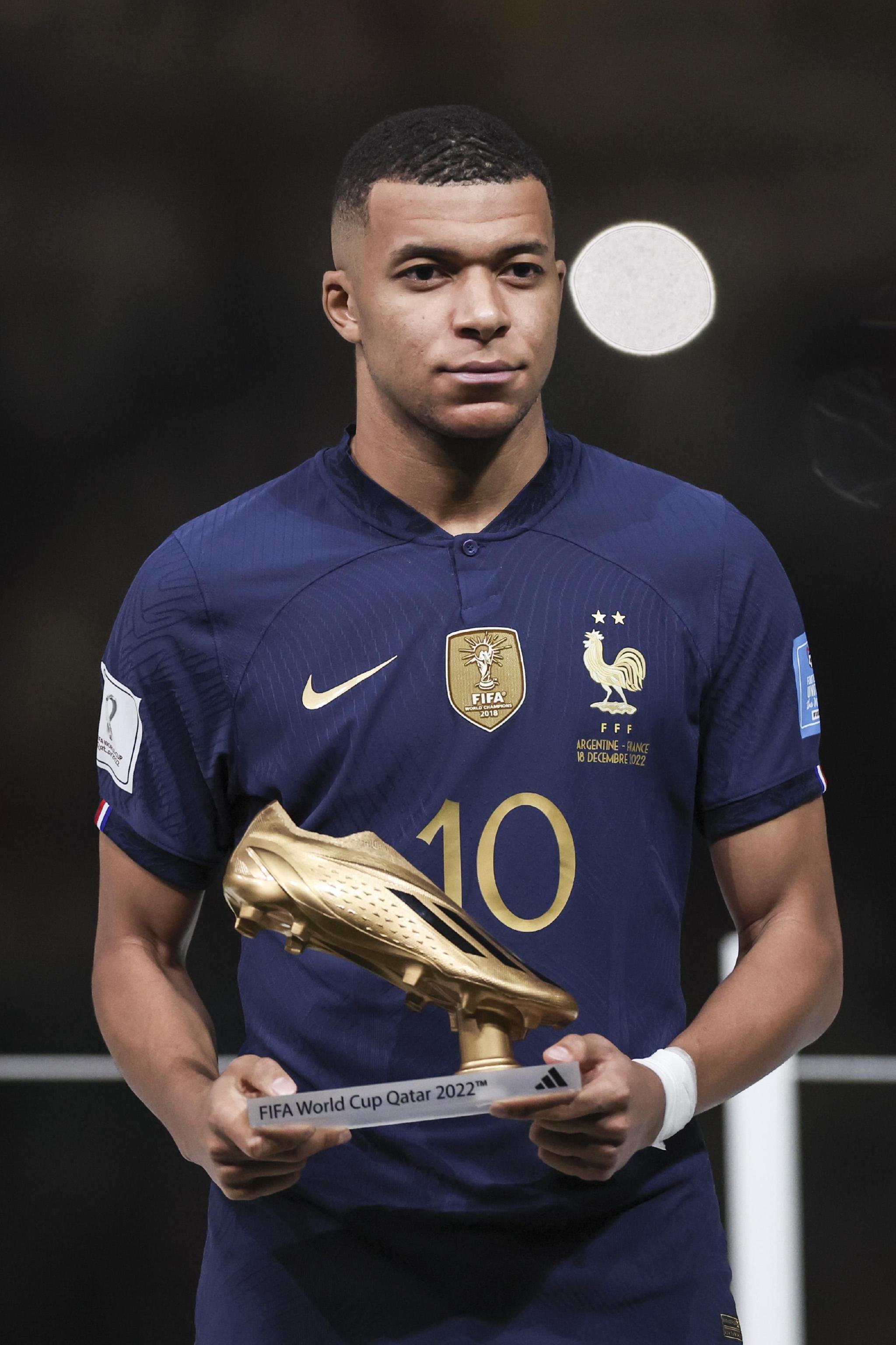 本泽马：不想只当个普通球员，我想在足球中真正留下一些东西（本泽马：不愿做平凡球员，渴望在足坛留下真正的印记）