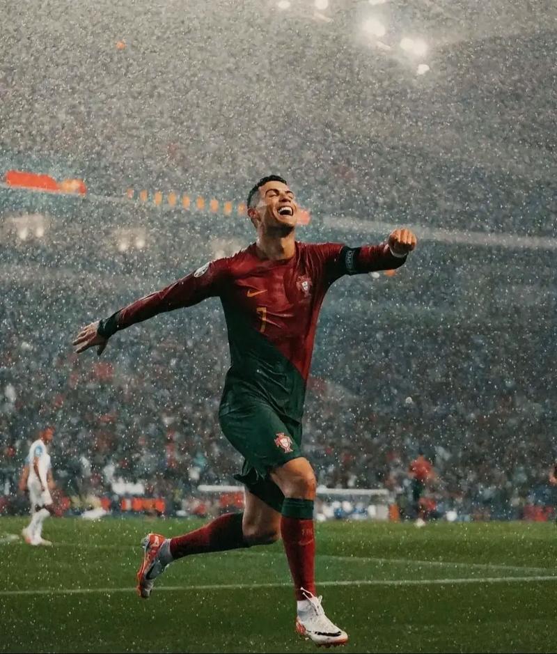 半场战报：克雷莫内塞0-0莱切（半场战况：克雷莫内塞与莱切互交白卷）