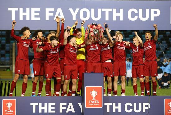 会师美职联决赛，梅西过往面对穆勒3胜7负处于下风（梅西与穆勒会师美职联决赛：过往交手3胜7负，梅西不占优）