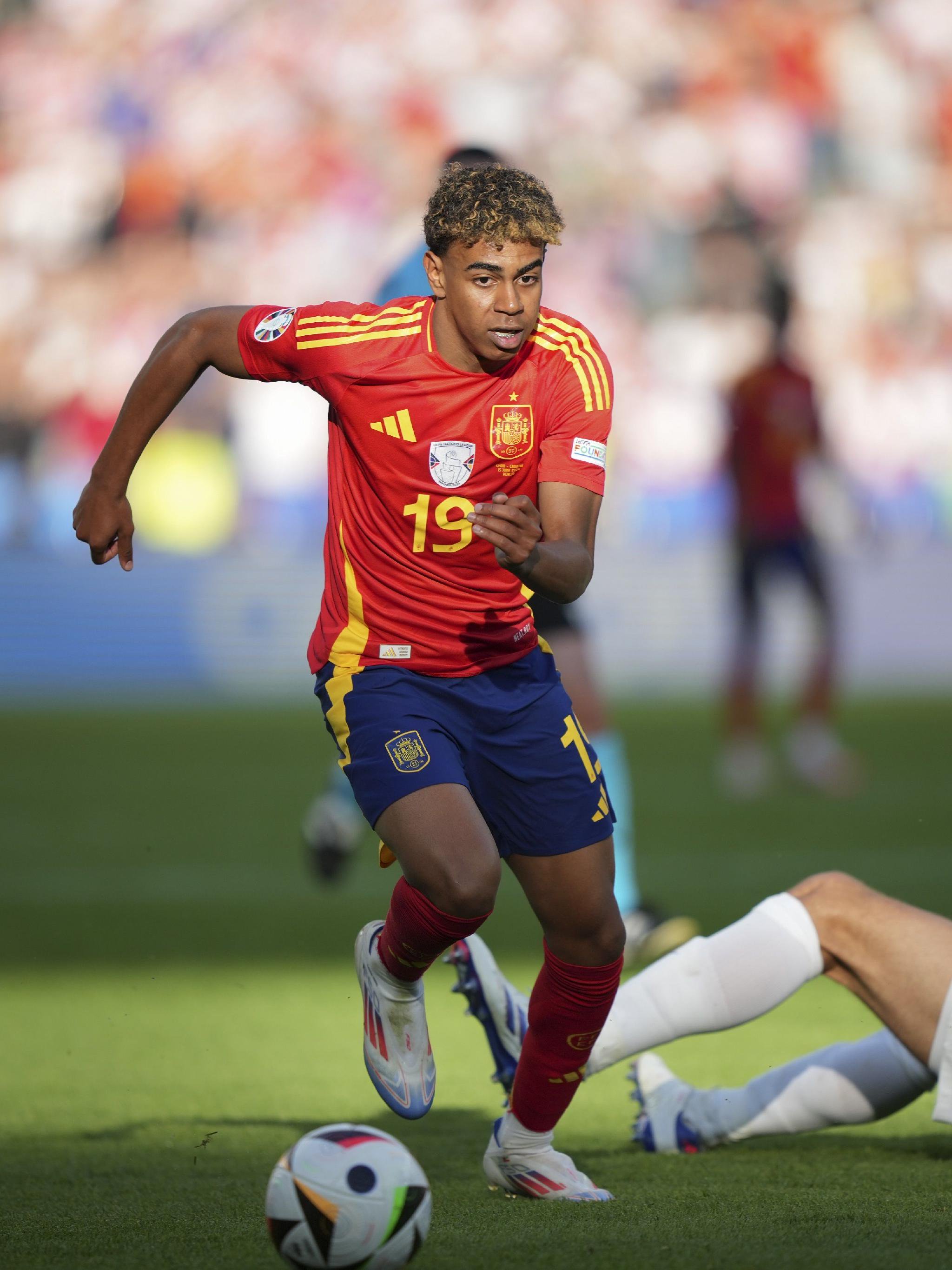 2025巴甲34轮：内马尔单刀破荒+送点，大鱼战平草地狮（巴甲2025第34轮：内马尔单刀终结球荒却送点，大鱼与草地狮握手言和）