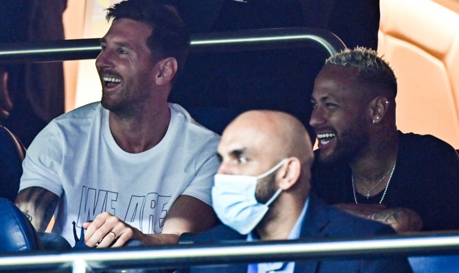 卫报：道曼全家都是阿森纳球迷，因此坚定选择加盟阿森纳青训（卫报：因全家皆为阿森纳拥趸，道曼果断投身阿森纳青训营）