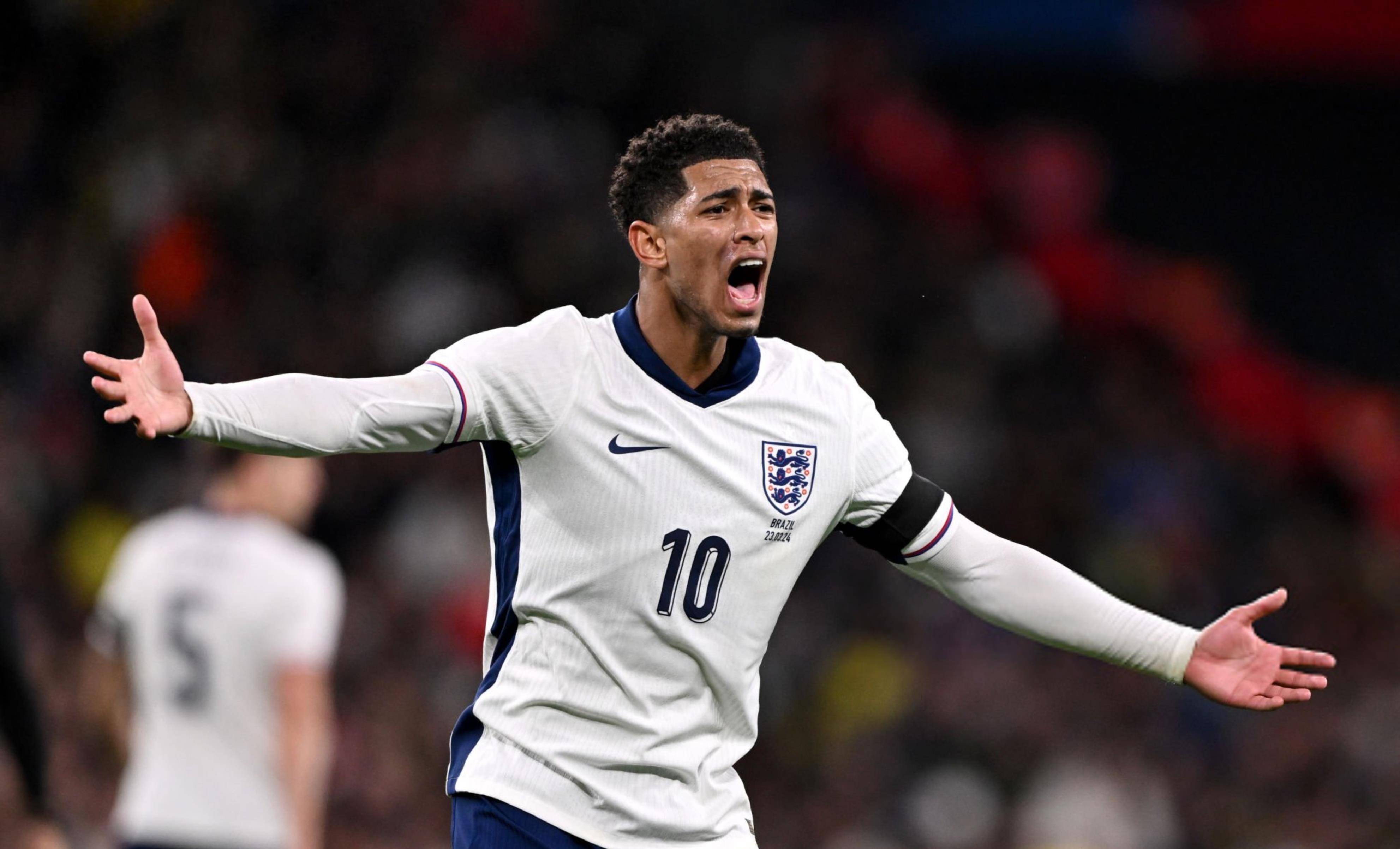 这一刻，谁是真正的领袖？（此刻，谁才是名副其实的领导者？）