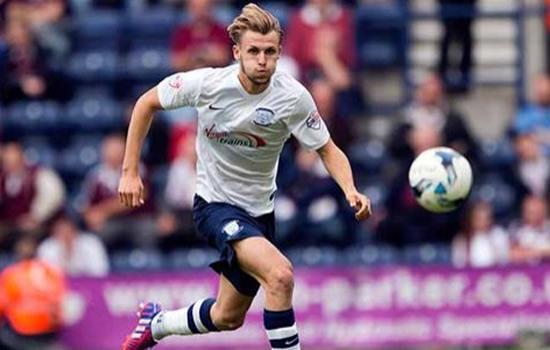 北爱尔兰小将唐利：在热刺时凯恩帮了我很多，这让我喜欢回撤（北爱新星唐利：热刺时期受凯恩点拨，因此更偏爱回撤）